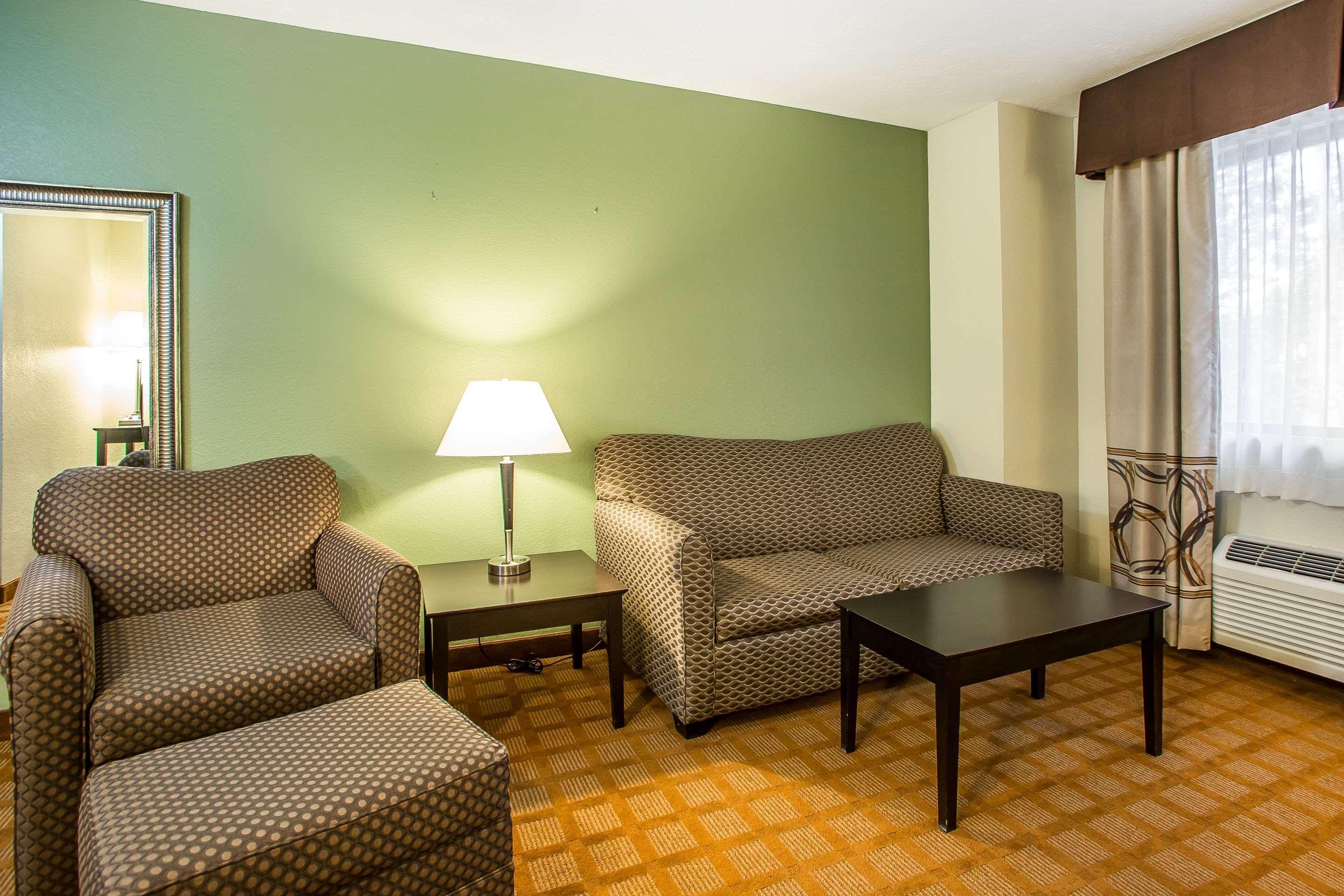 Quality Inn & Suites מרינט מראה חיצוני תמונה