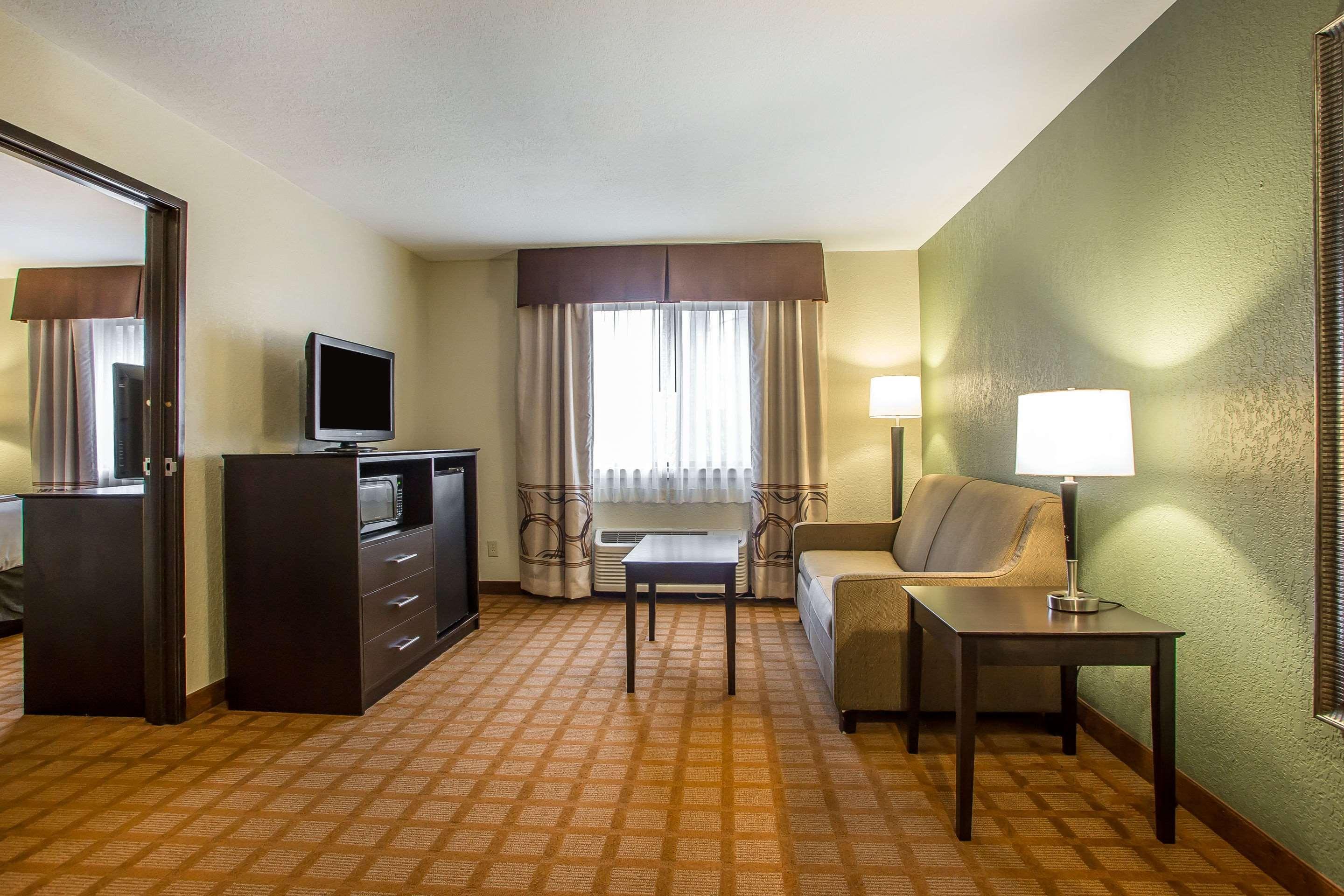 Quality Inn & Suites מרינט מראה חיצוני תמונה