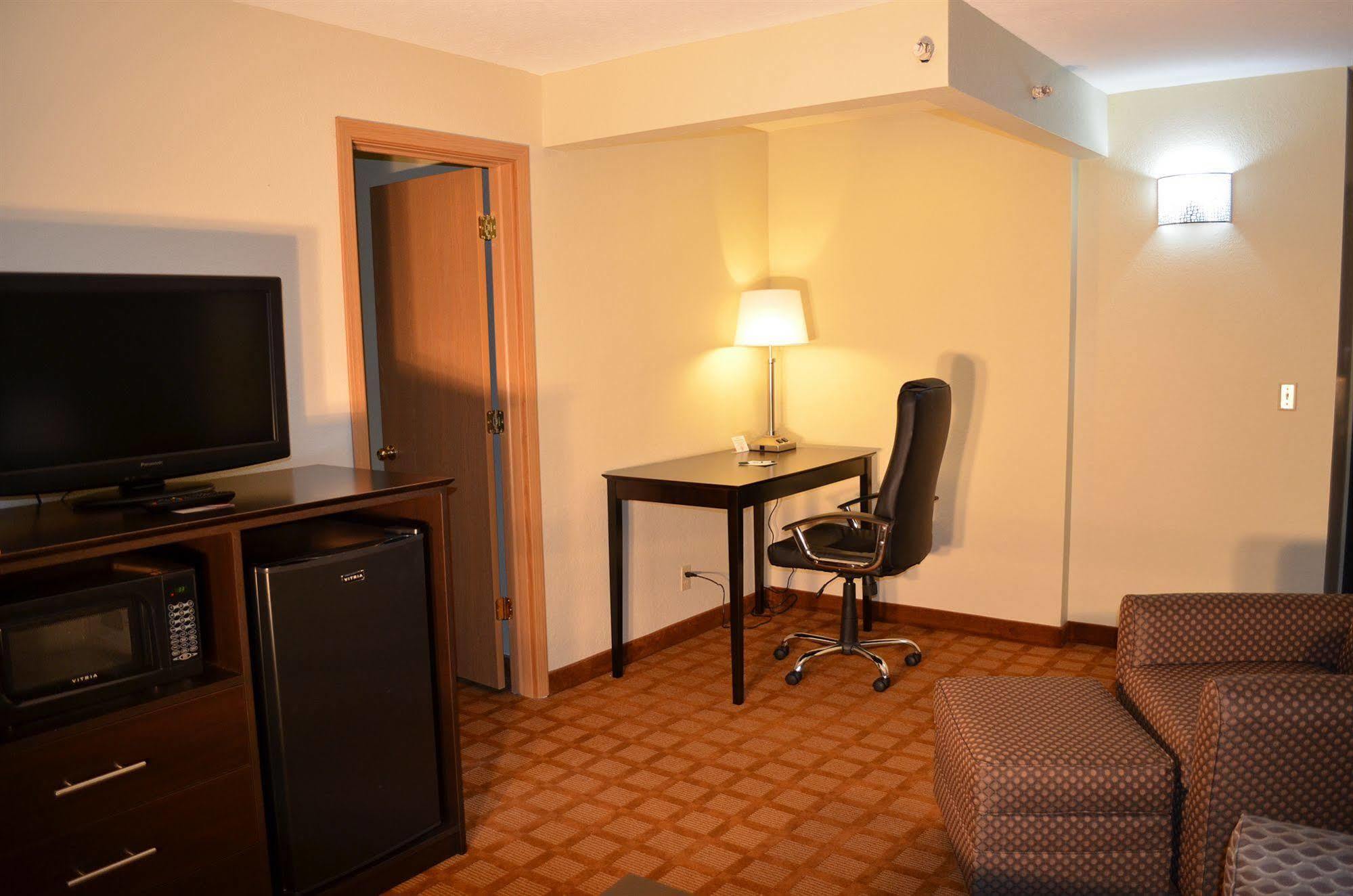 Quality Inn & Suites מרינט מראה חיצוני תמונה